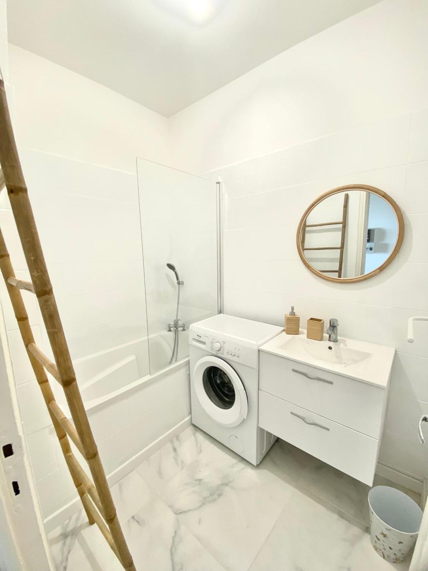 Appartement Vue Exceptionnelle !! Bien Calme Et Lumineux Sur La Prestigieuse Route Des Sanguinaires A Ajaccio *